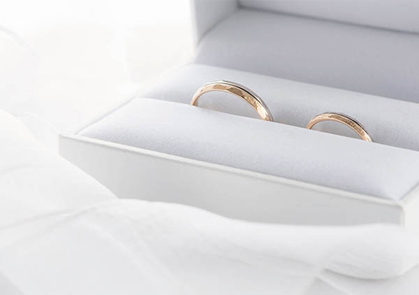 指輪のサイズぴったりで作りたい方へ。オーダーメイドの結婚指輪